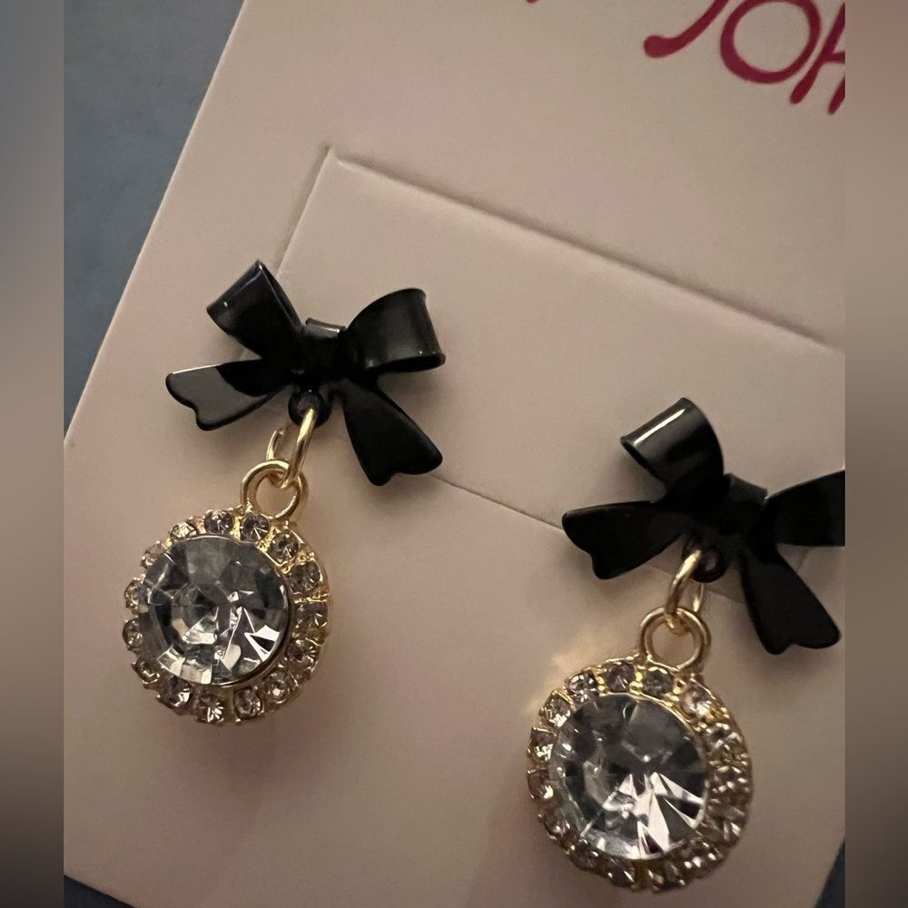 🖤 Betsey Johnson Black Bow With Dangling Crystal Earrings with Gold Accents 🖤